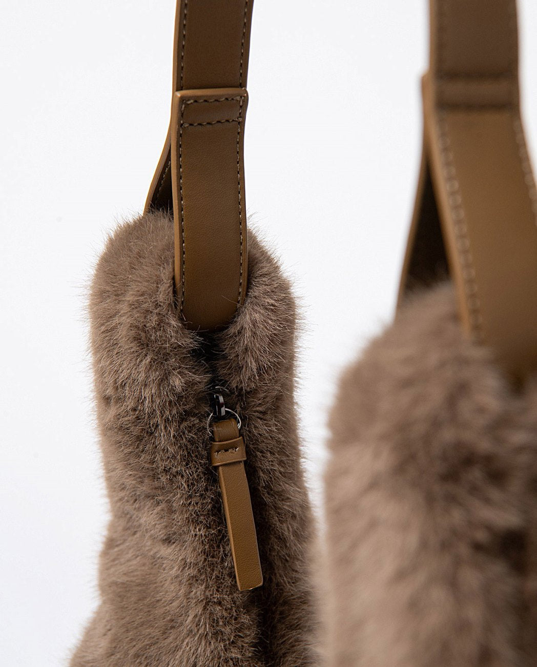 Bolso de hombro en pelo Kaki Surkana