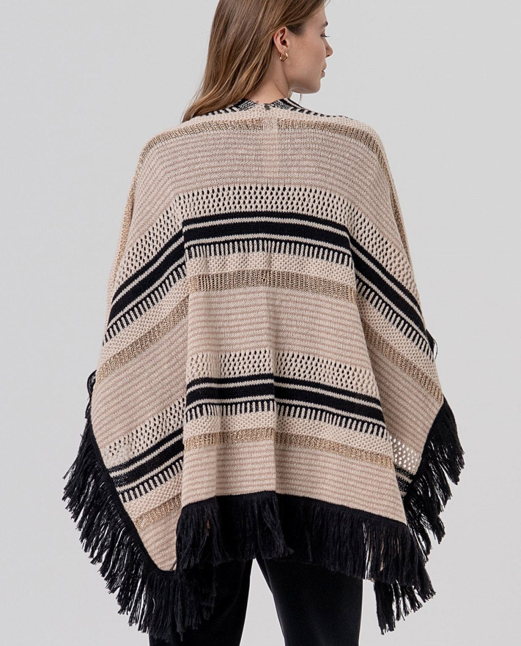 Poncho de rayas con flecos Negro Surkana