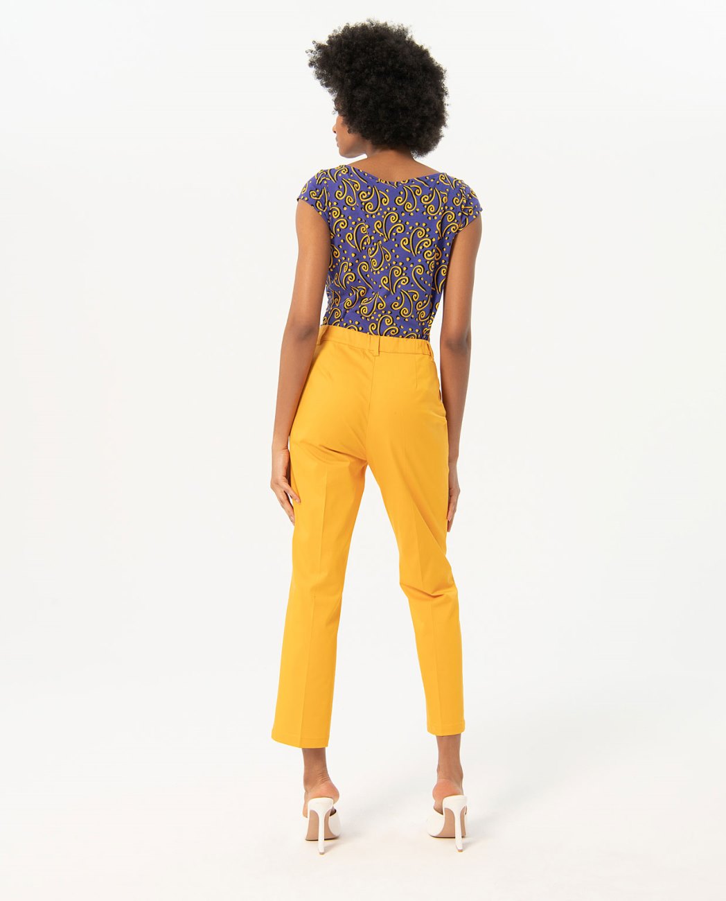 Pantalón recto estrecho amarillo Surkana