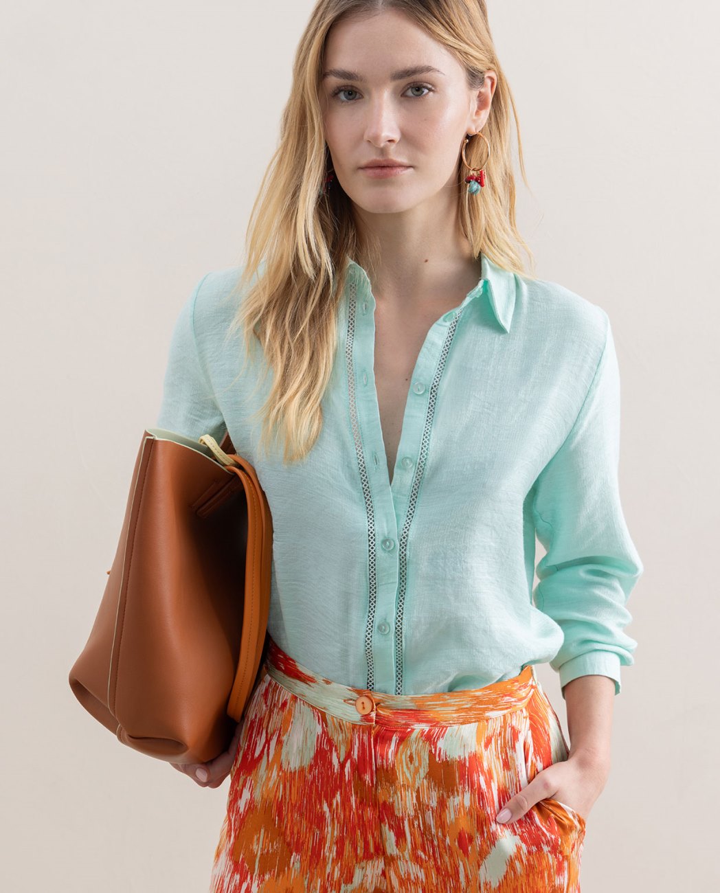 Camisa manga larga con detalle fornitura Verde agua Surkana