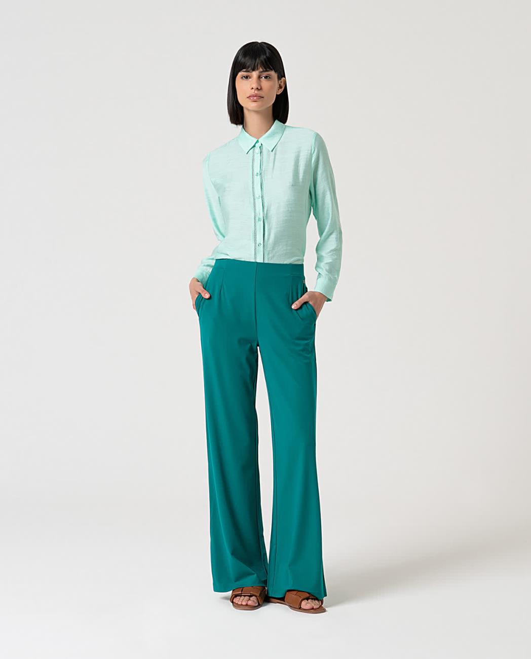 Pantalón recto detalle en cinturilla Esmeralda Surkana