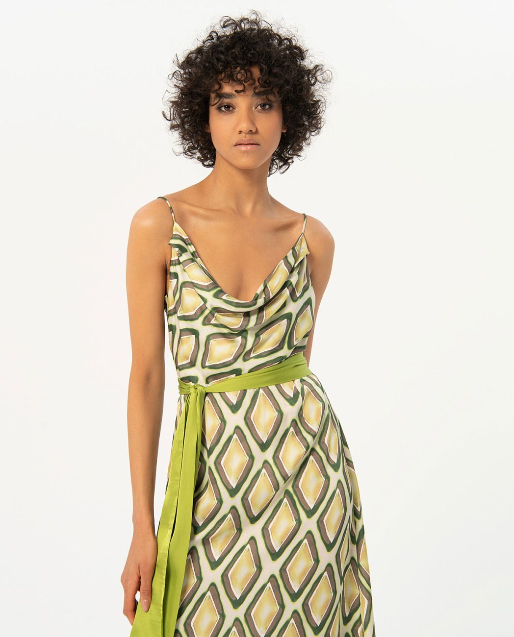 Vestido tirantes, escote drapeado verde Surkana