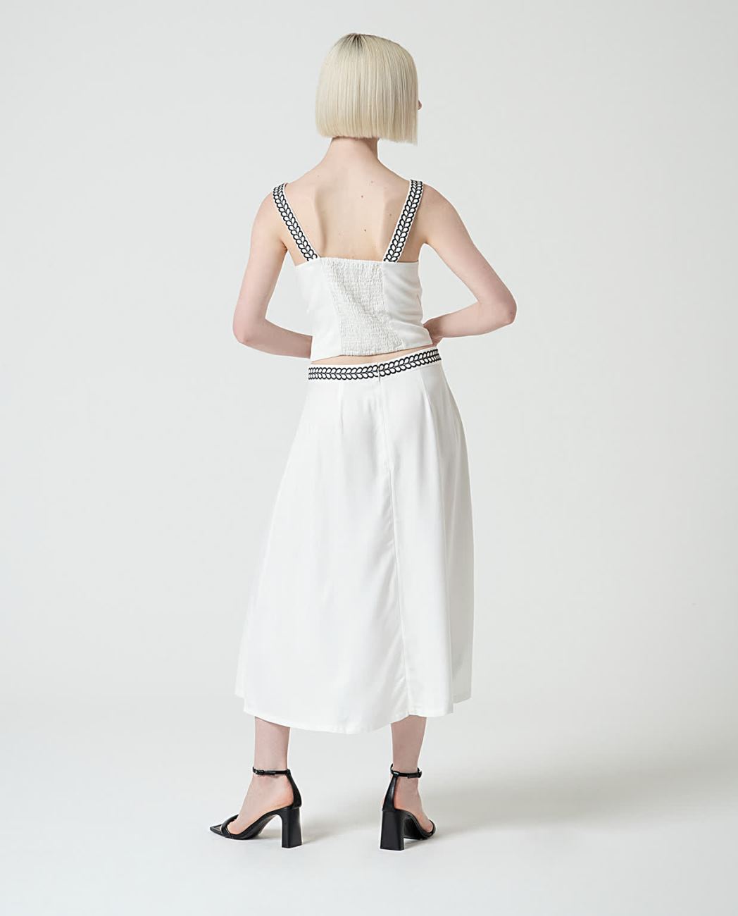 Falda midi con bordado en cinturilla Blanco Surkana