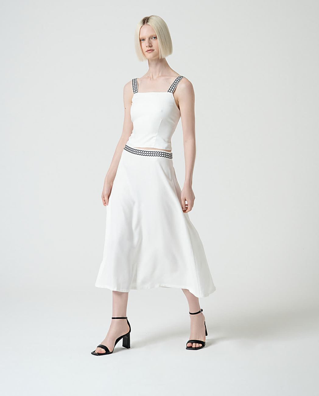 Falda midi con bordado en cinturilla Blanco Surkana