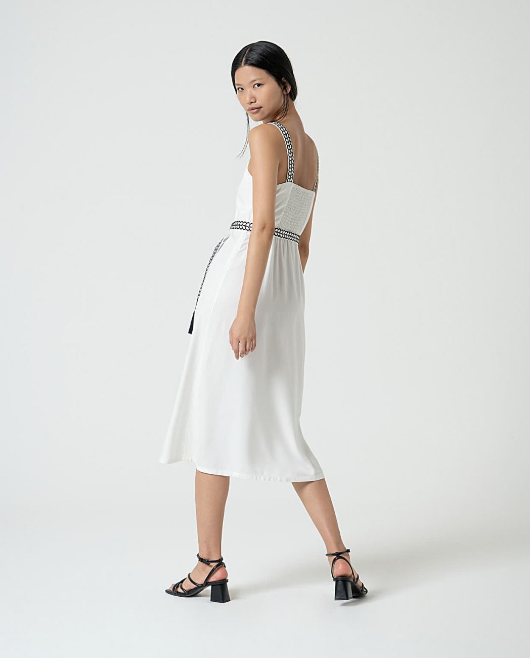 Vestido midi de tirantes Blanco Surkana