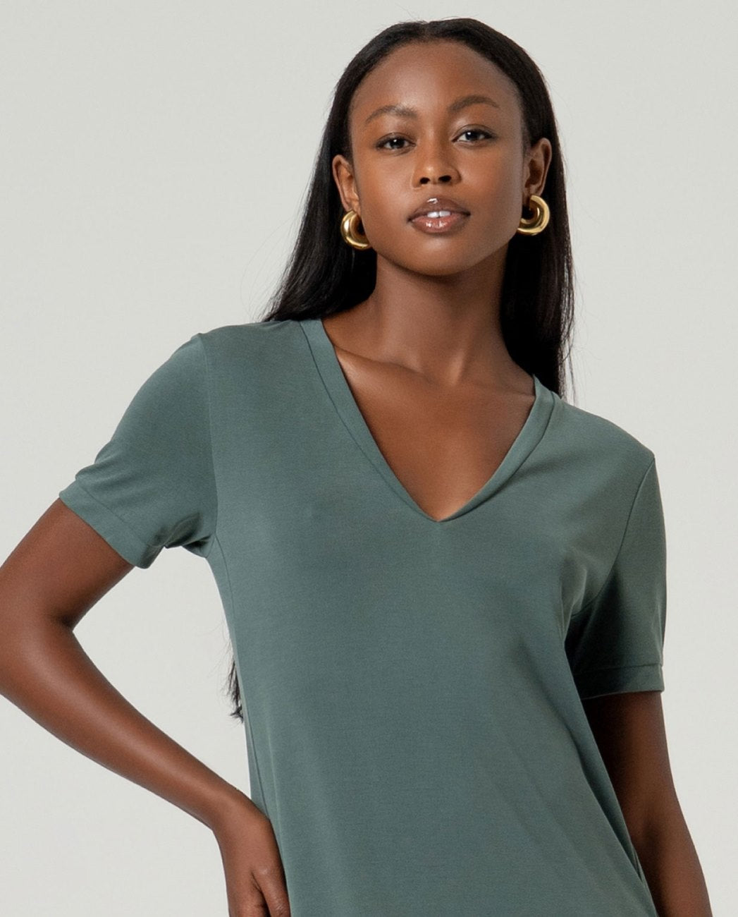 Vestido largo con aberturas,escote pico Verde kaki Surkana