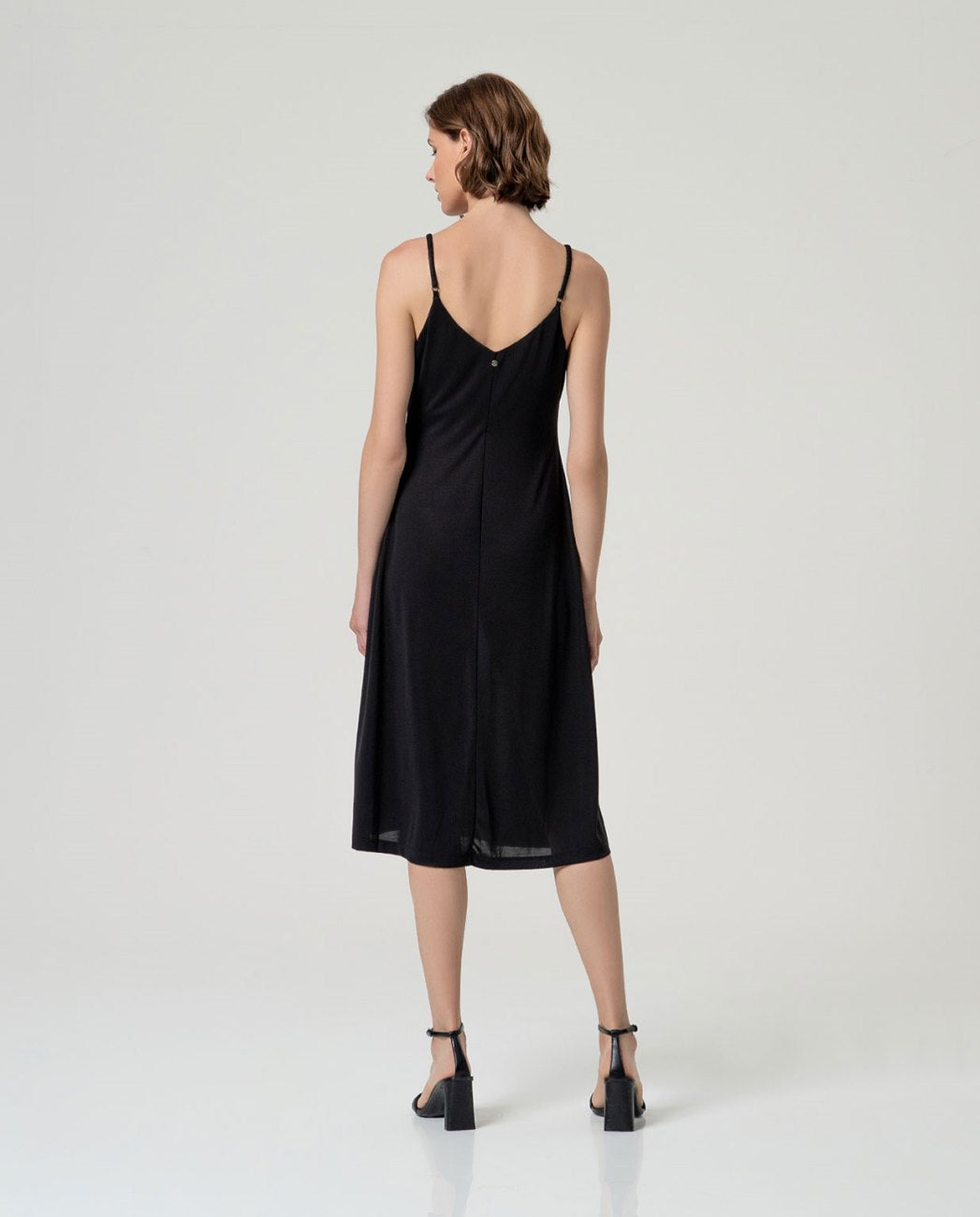 Vestido midi de tirantes con abertura Negro Surkana