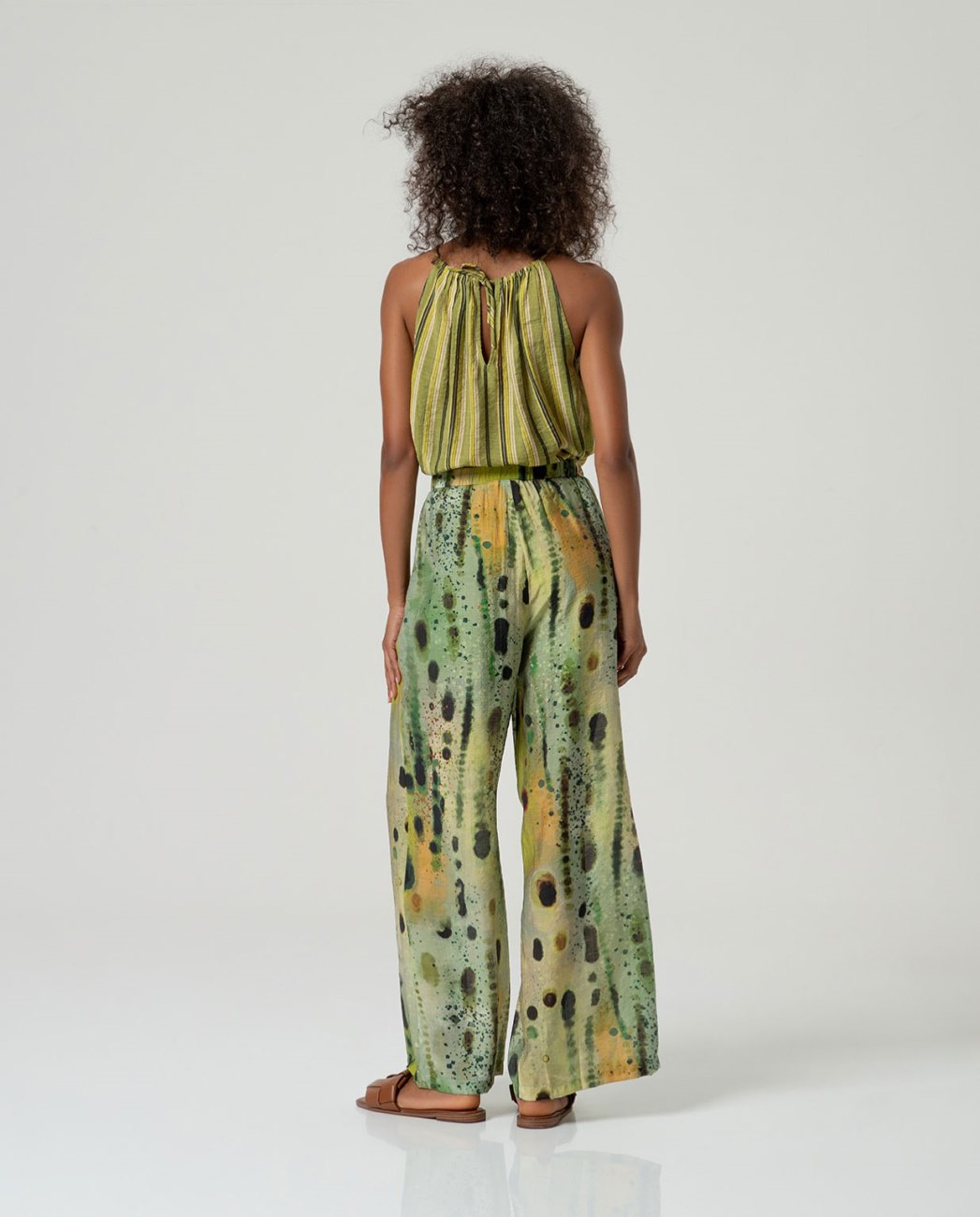 Pantalón amplio verde Surkana