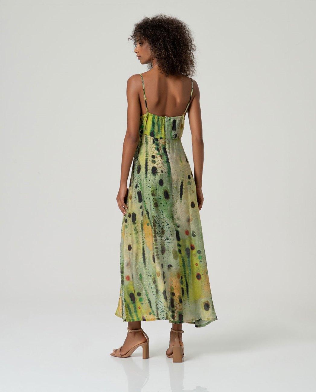 Vestido tirantes escote pico verde Surkana