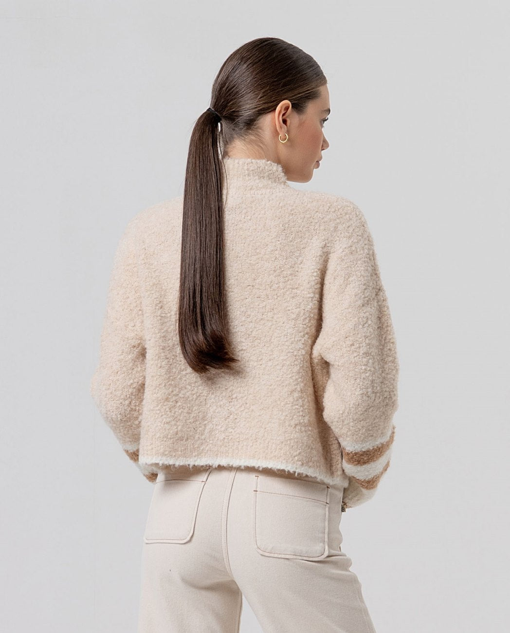 Chaqueta escote chimenea con motivo Beige Surkana