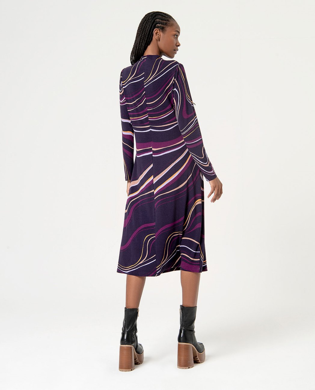 Vestido midi entallado en cintura , cuello perkins Morado Surkana