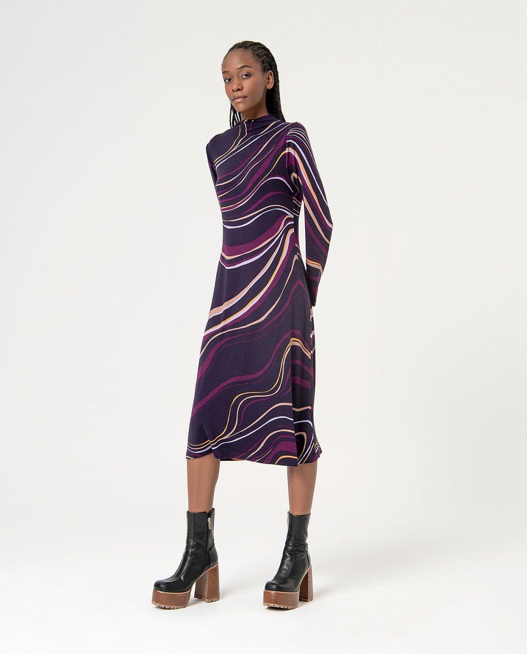Vestido midi entallado en cintura , cuello perkins Morado Surkana