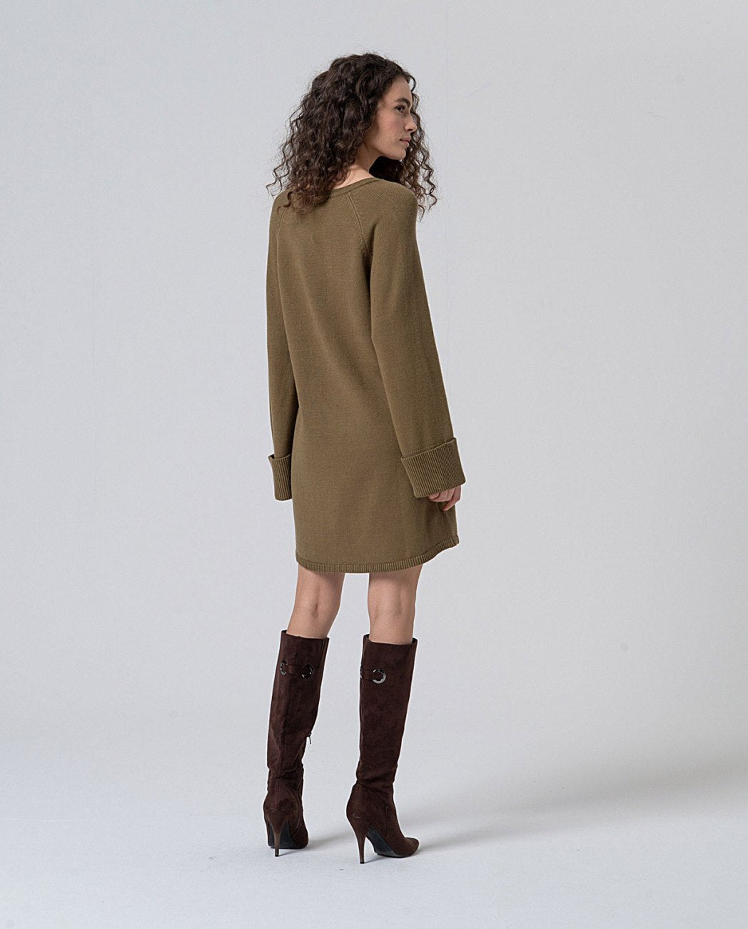 Vestido tricot de cuello pico Kaki oscuro Surkana