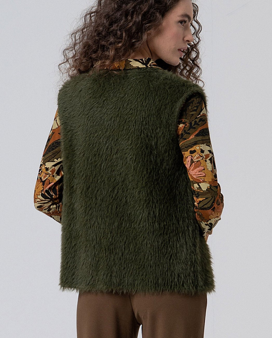 Chaleco tricot efecto pelo verde Surkana