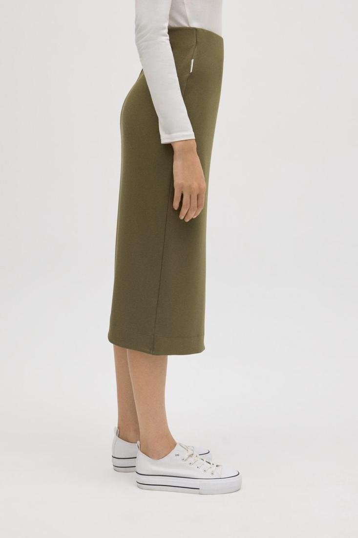 Falda kaki