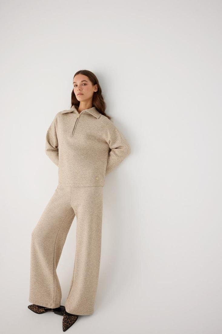 Jersey cuello alto cremallera camel