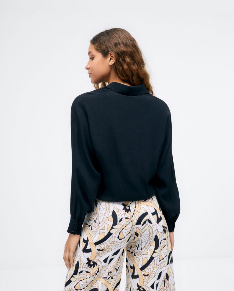 Camisa negra Surkana