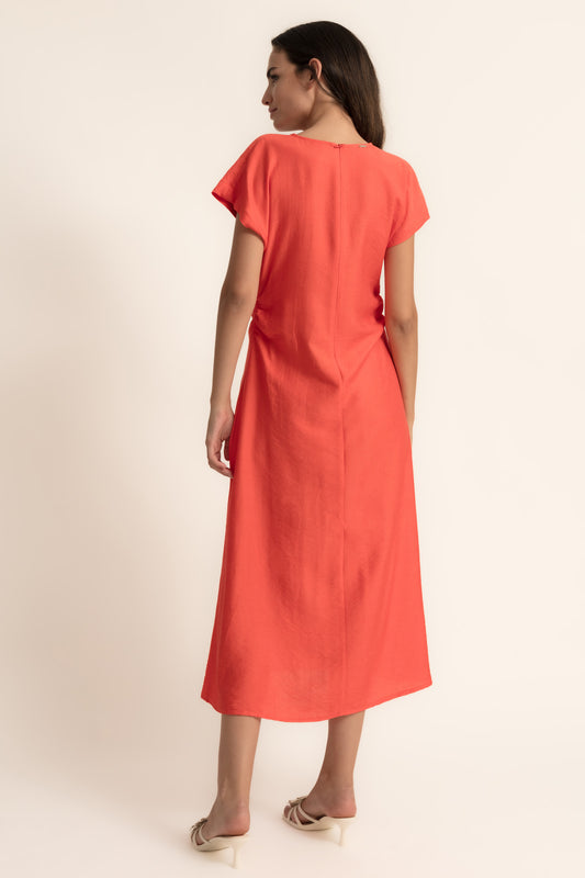 Vestido largo coral fruncido en cintura