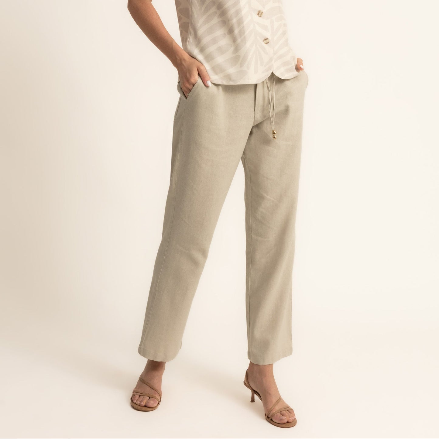 Pantalón beige mezcla lino