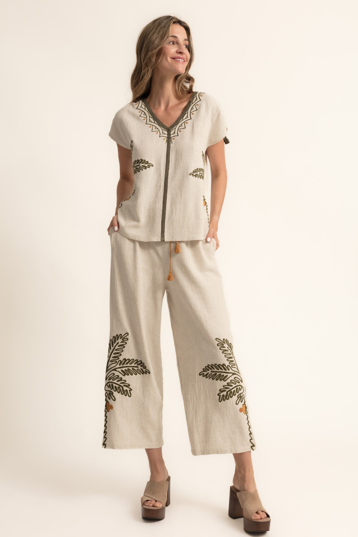 Pantalón recto palmeras bordadas mezcla lino