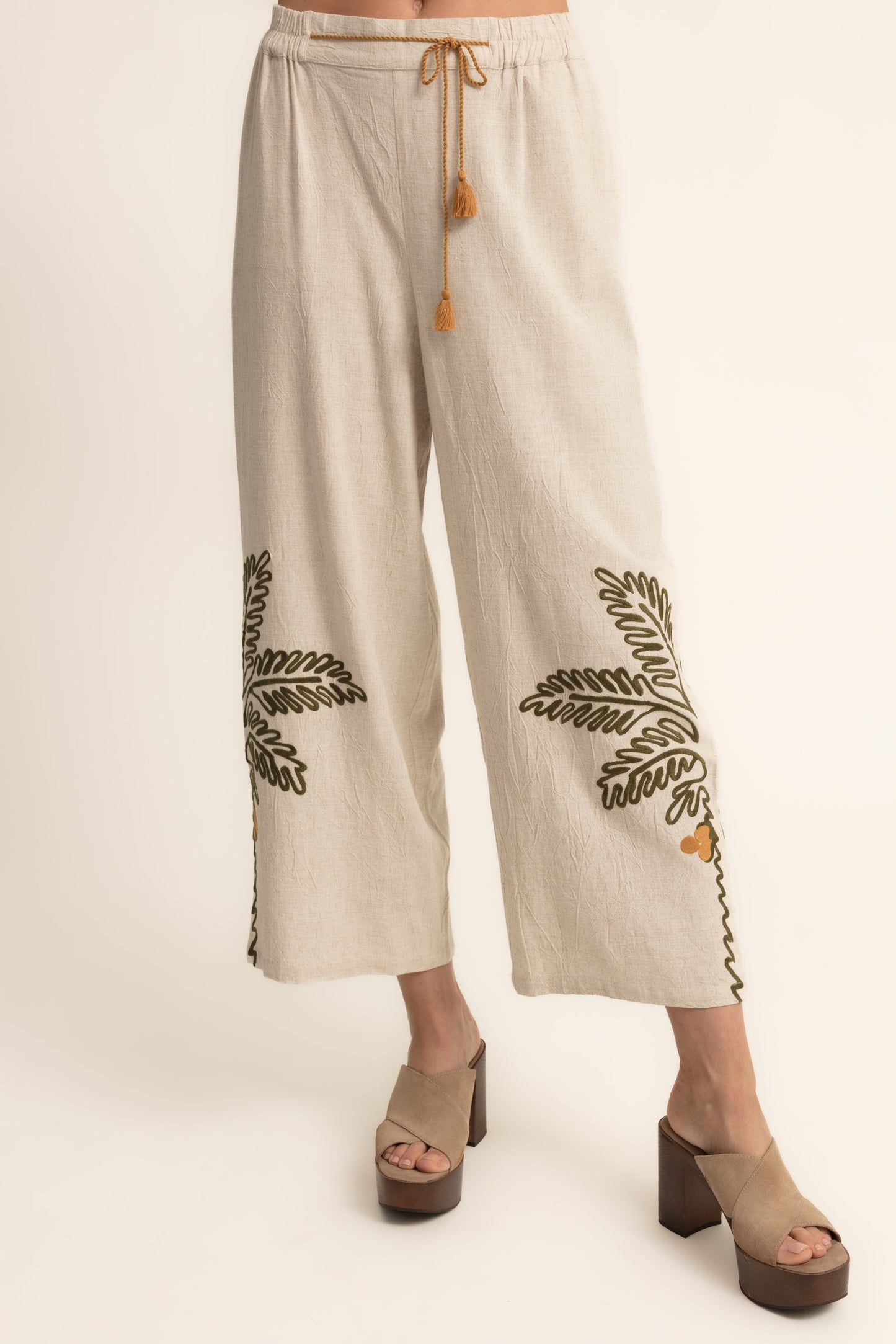 Pantalón recto palmeras bordadas mezcla lino