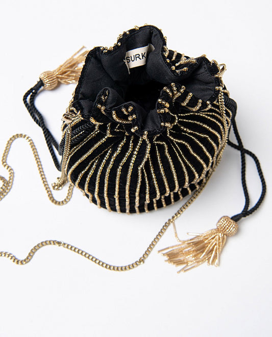 Bombonera de terciopelo bordada con beads Negro Surkana