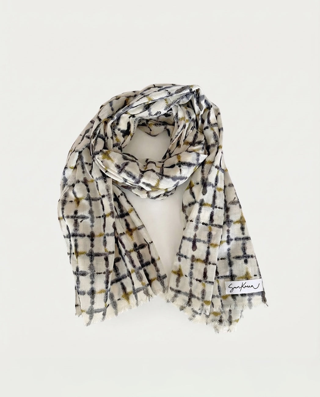 Pañuelo rectangular estampado con flecos cortos Crudo Surkana