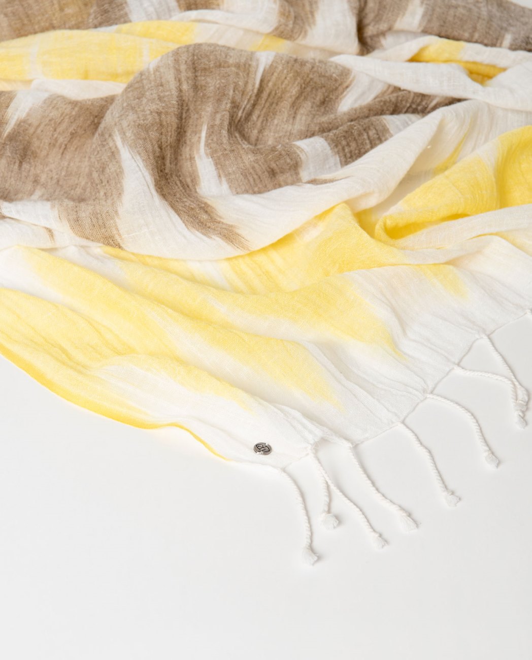 Pañuelo rectangular zigzag estilo ikat marrón mostaza Surkana