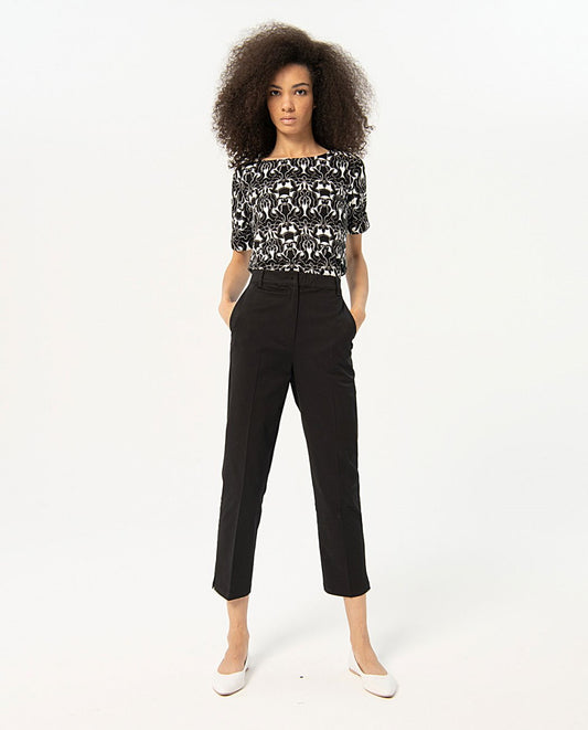 Pantalón recto estrecho negro Surkana