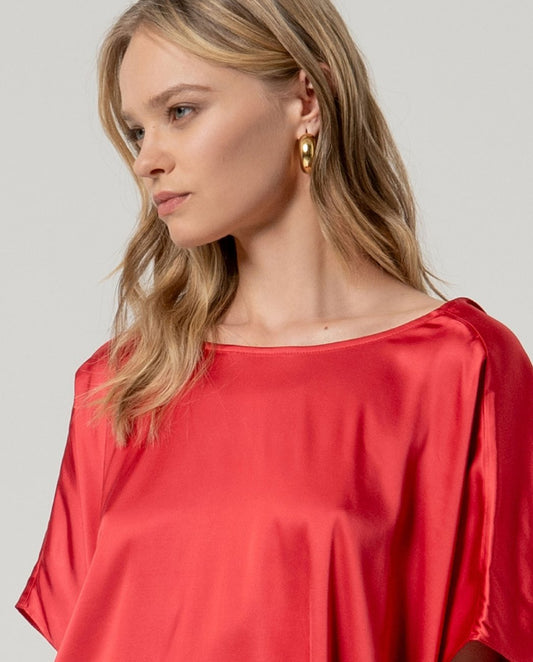 Blusa estilo capa raso rojo Surkana