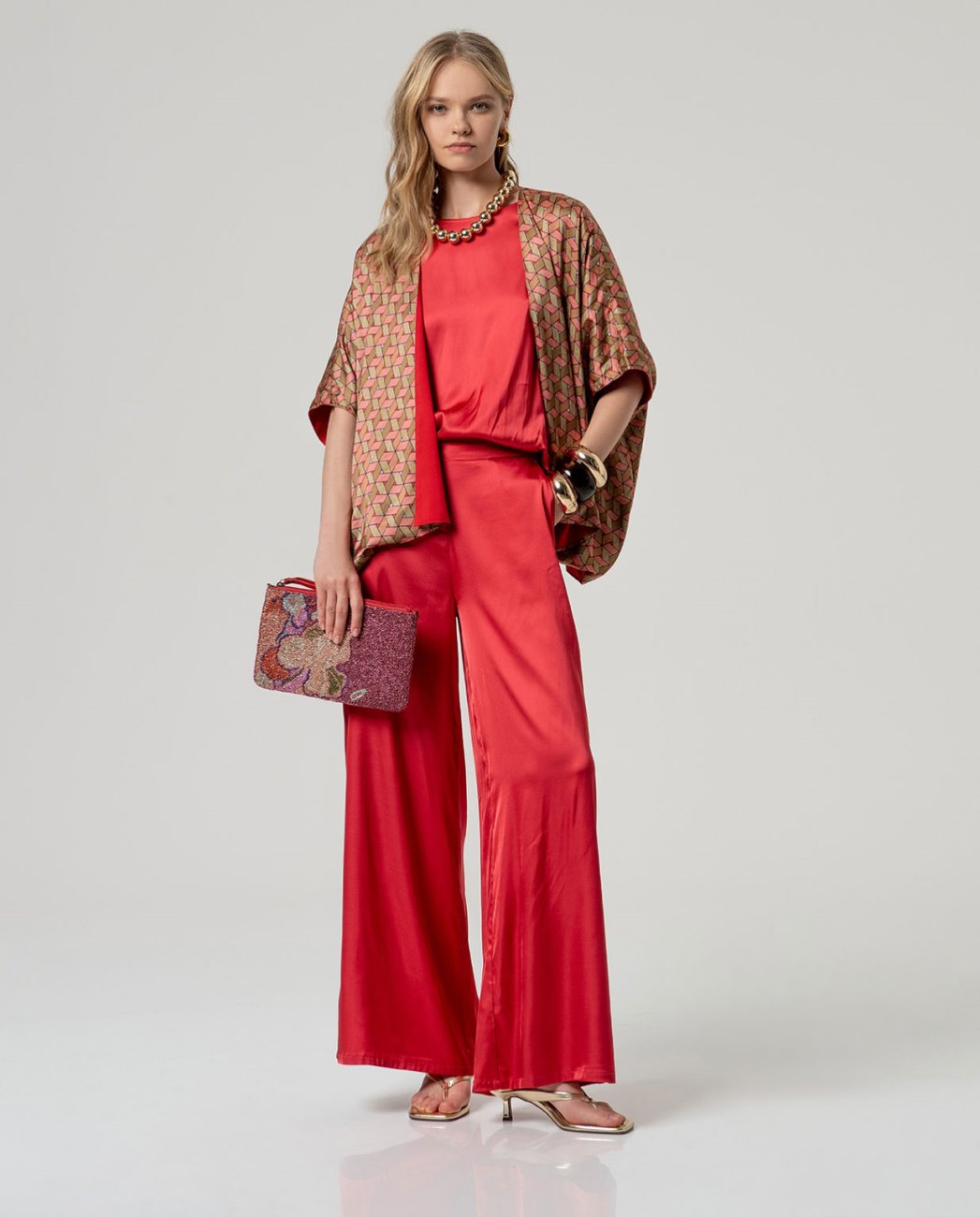 Blusa estilo capa raso rojo Surkana