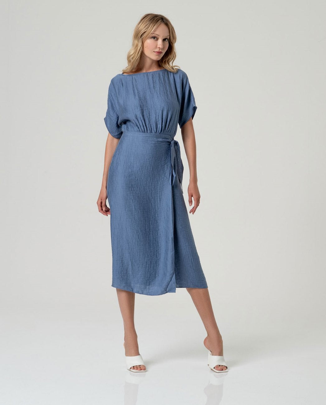 Vestido midi con falda pareo azul acero Surkana