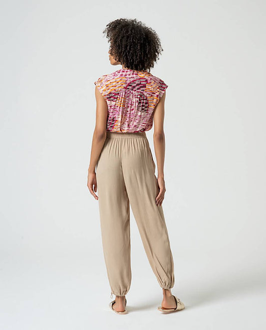 Pantalón jogger con bajo con cordón ajustable Surkana