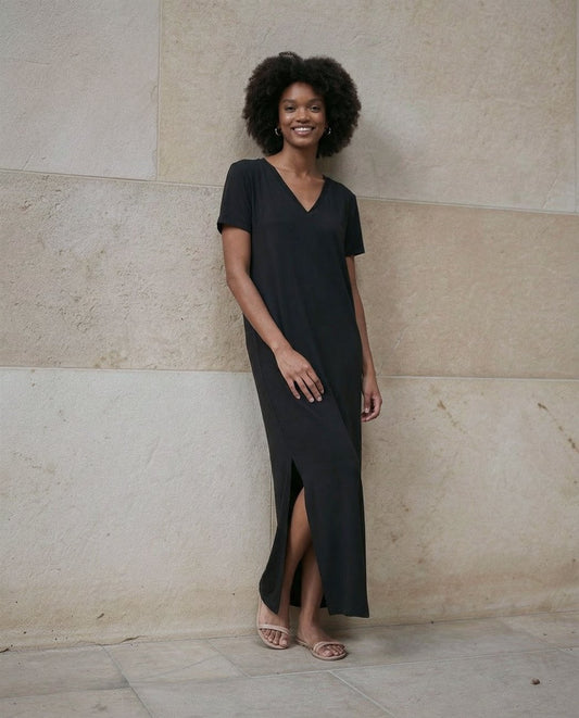 Vestido largo con aberturas,escote pico negro Surkana