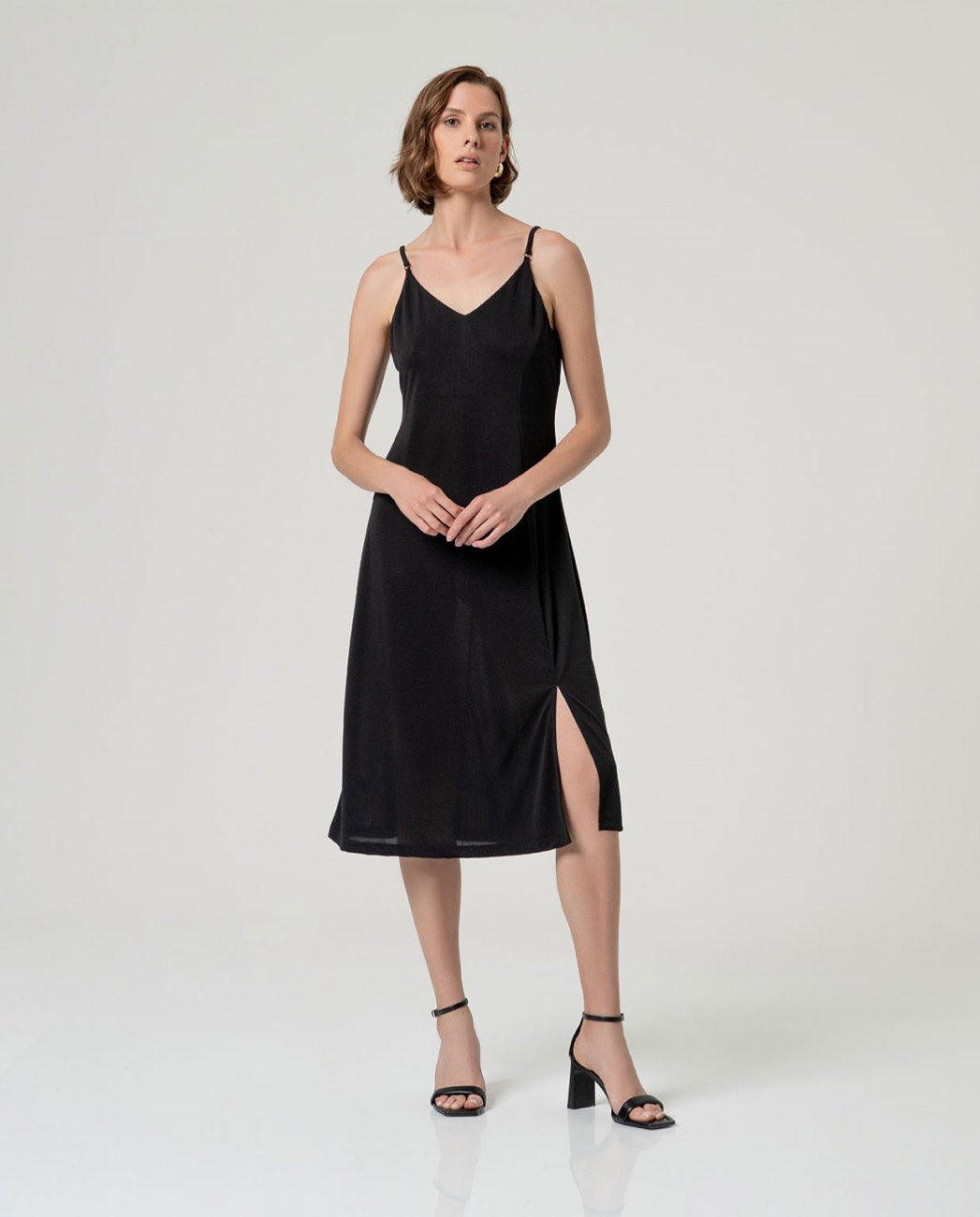 Vestido midi de tirantes con abertura Negro Surkana