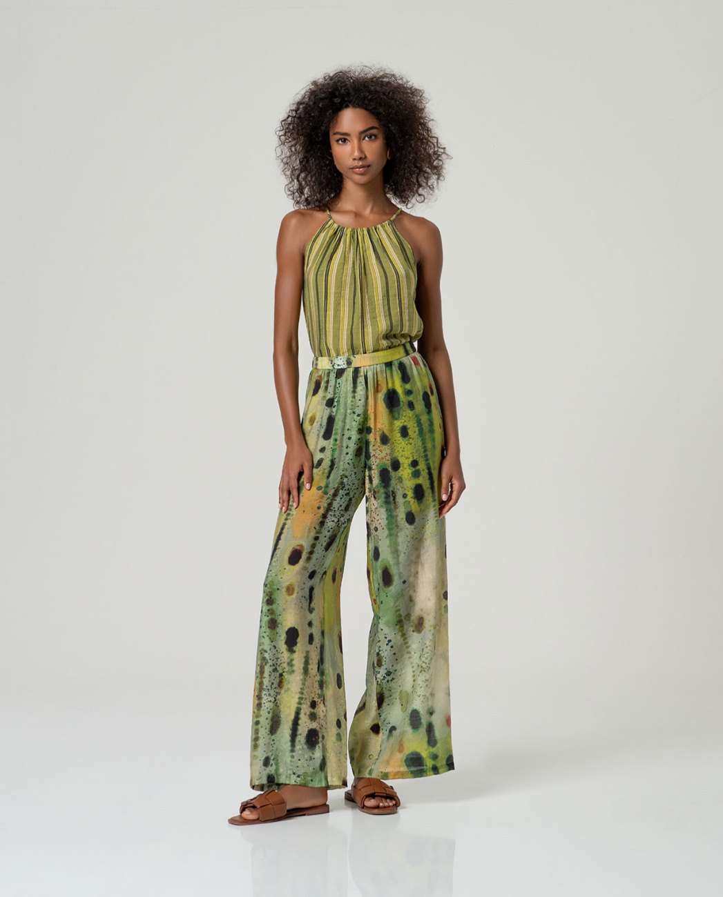 Pantalón amplio verde Surkana