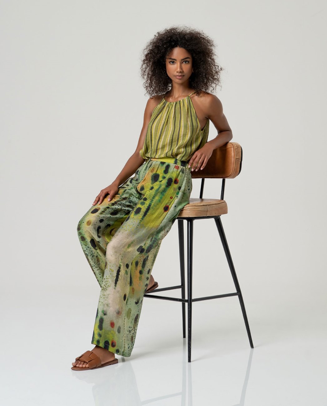 Pantalón amplio verde Surkana