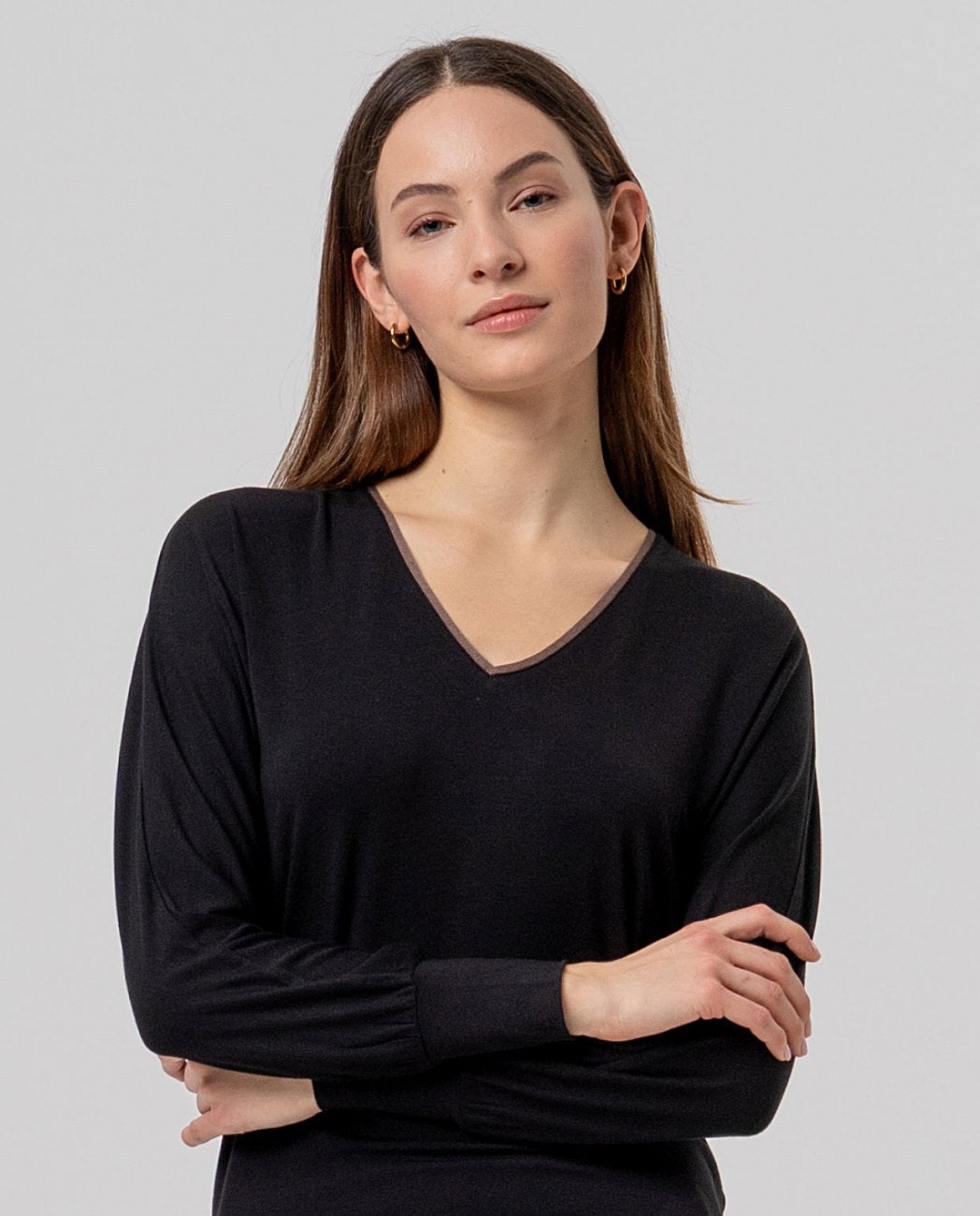 Camiseta cuello pico Negro Surkana