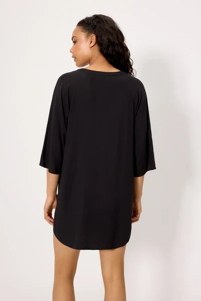 Camisa larga media manga negra
