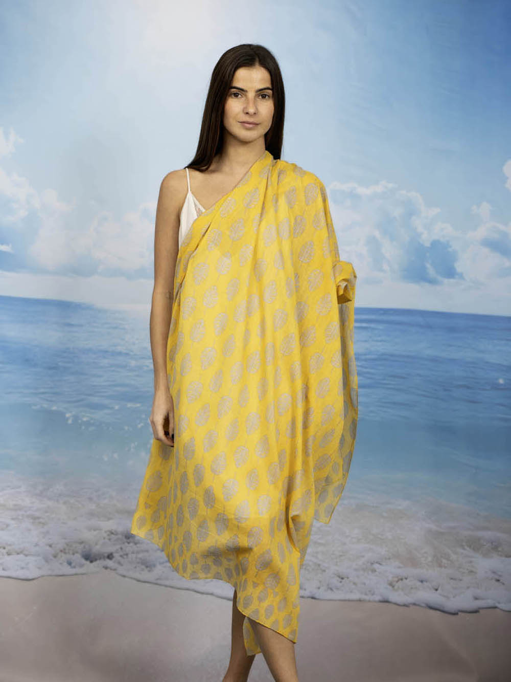Pañuelo pareo fular hojas amarillo