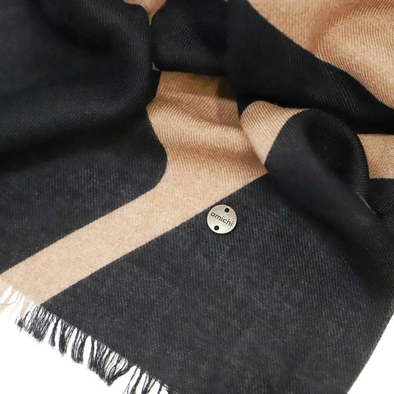 Bufanda estampado negro camel amichi