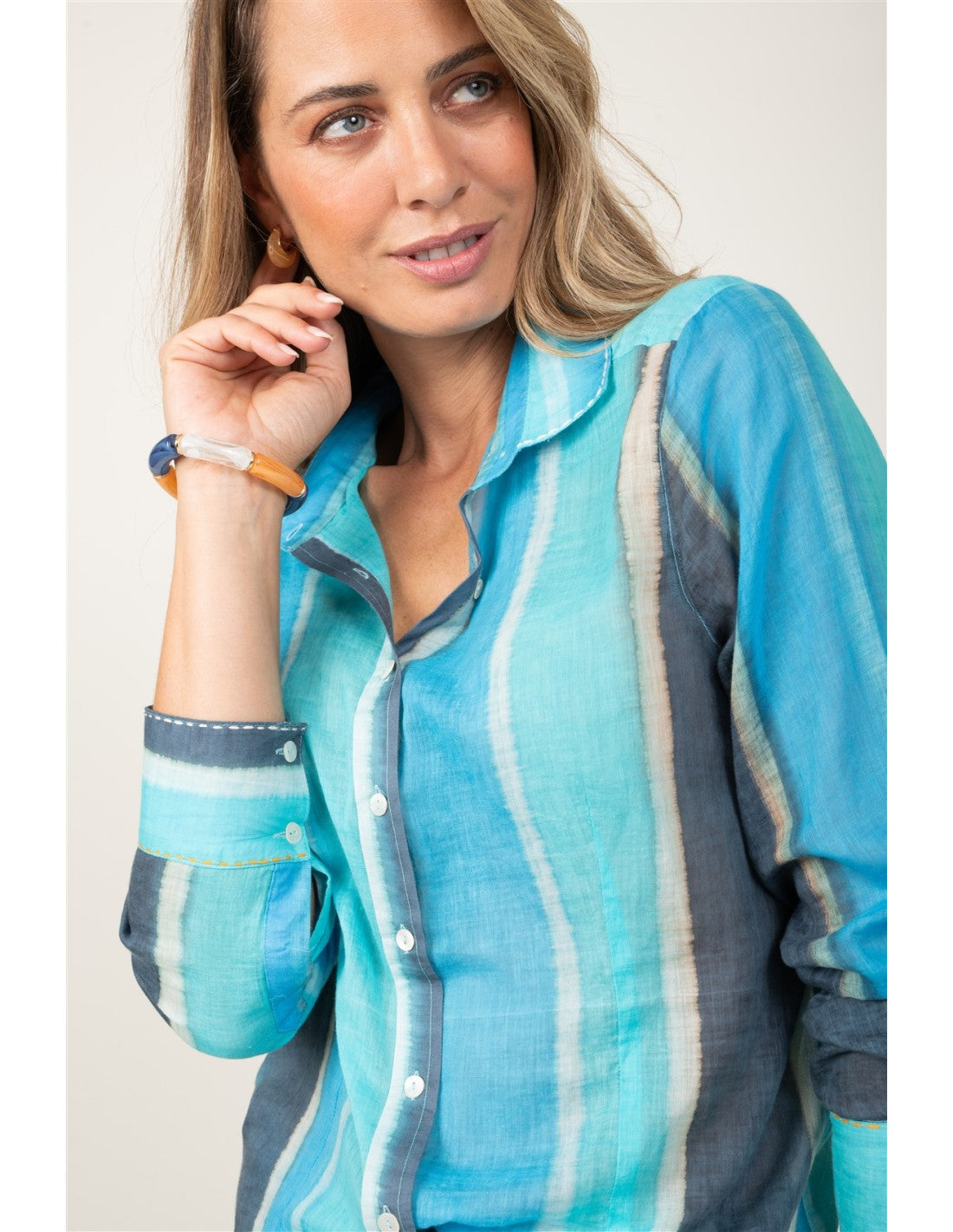 Camisa algodón tie dye tonos azules