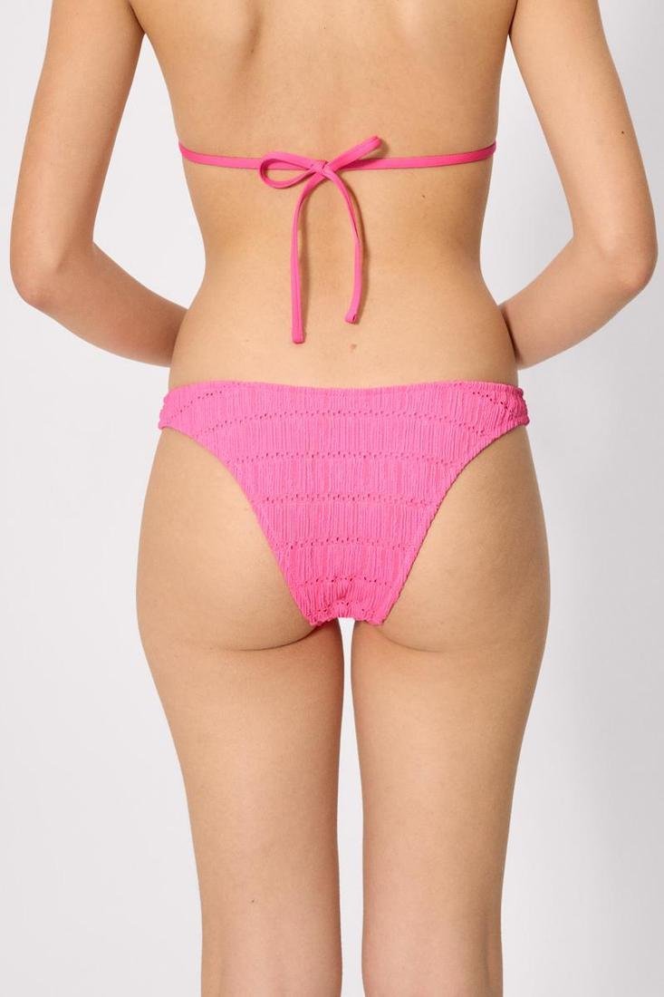 Bikini triángulo calado rosa