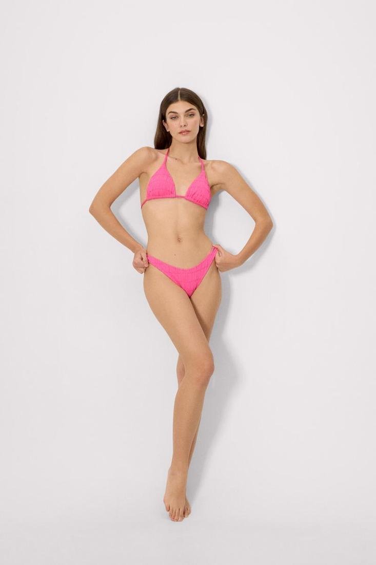 Bikini triángulo calado rosa