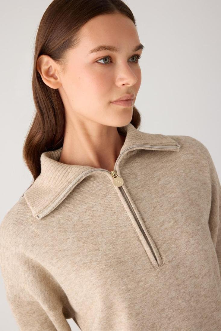 Jersey cuello alto cremallera camel
