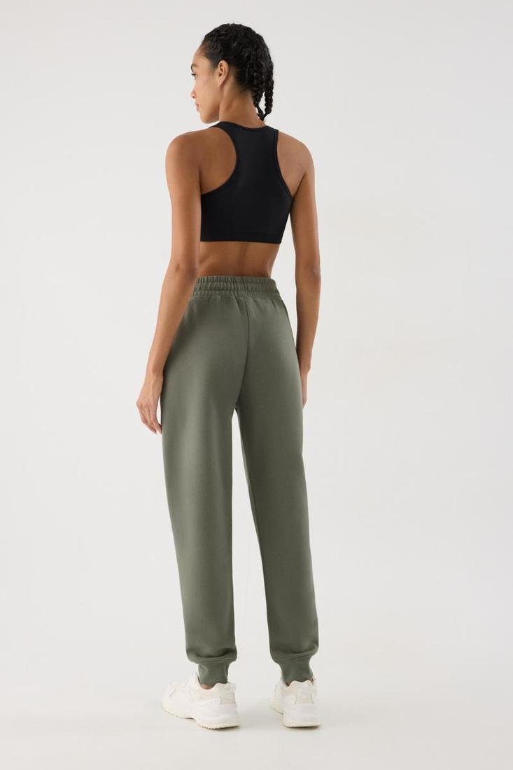 Pantalón jogger kaki